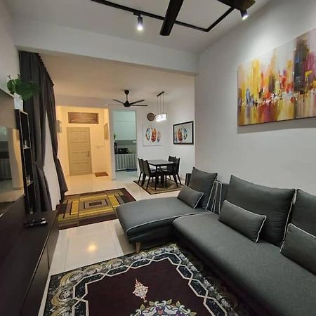 F&H Homestay,イポー エクステリア 写真